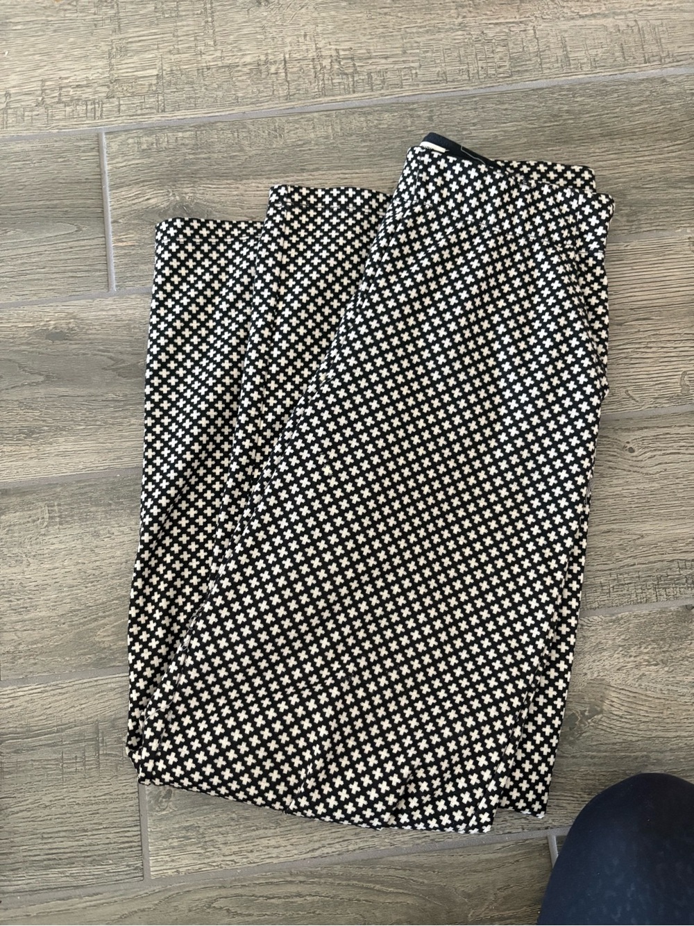 Max Studio Black and White Geometric Pencil Skirt